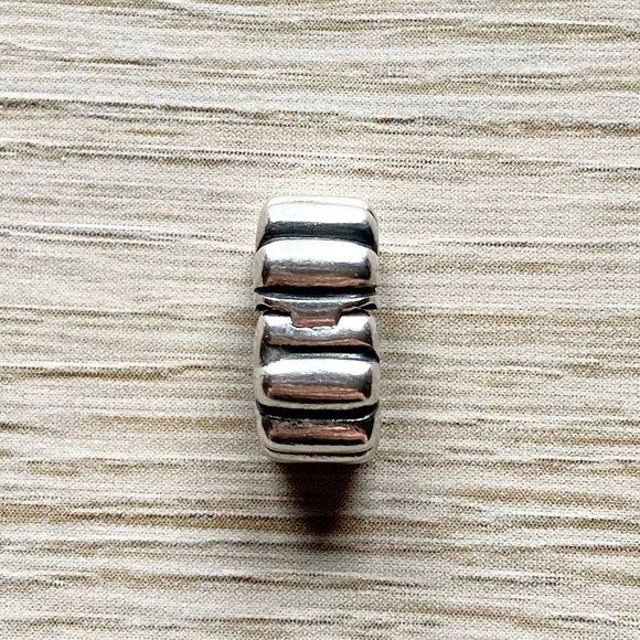 💕 Authentic PANDORA Ribbed Clip - Picture 7 of 7